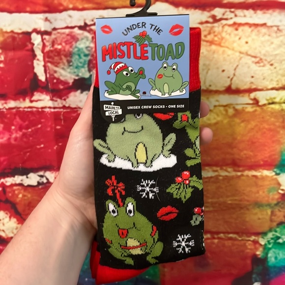 Under the Mistletoad Socks - Picture 1 of 3